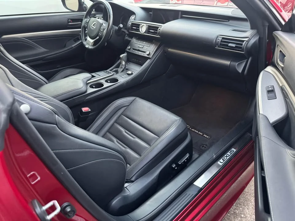 2017 Lexus RC - Image 7 of 8