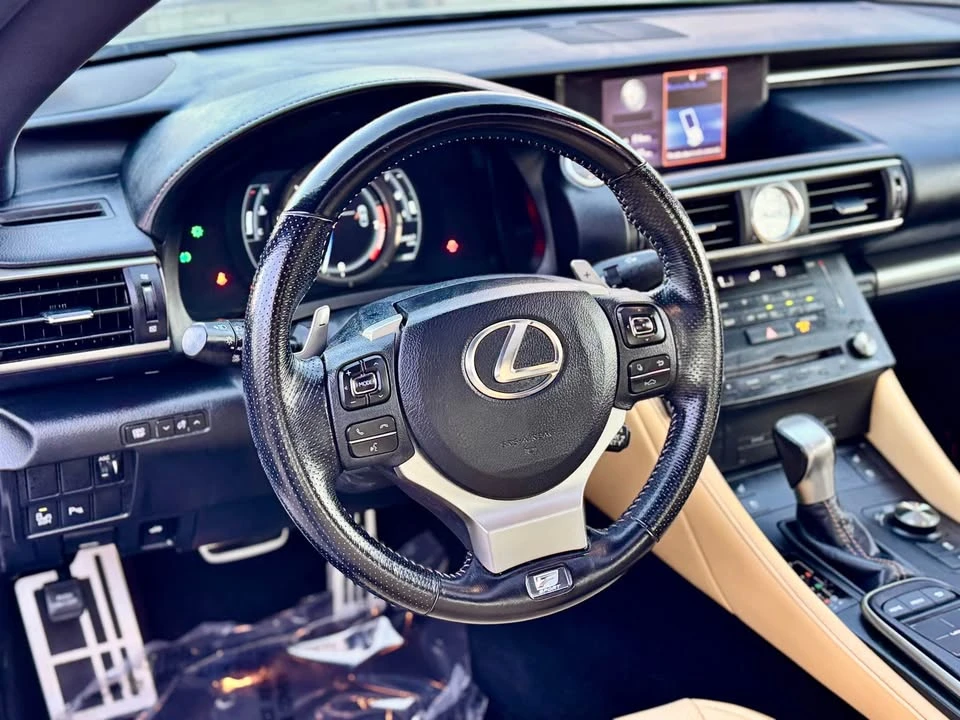 2017 Lexus RC - Image 16 of 20