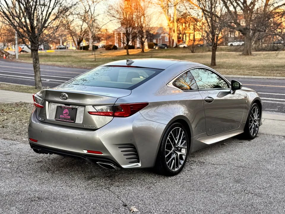 2017 Lexus RC - Image 7 of 20