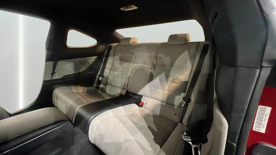 2017 Lexus RC - Image 5 of 10