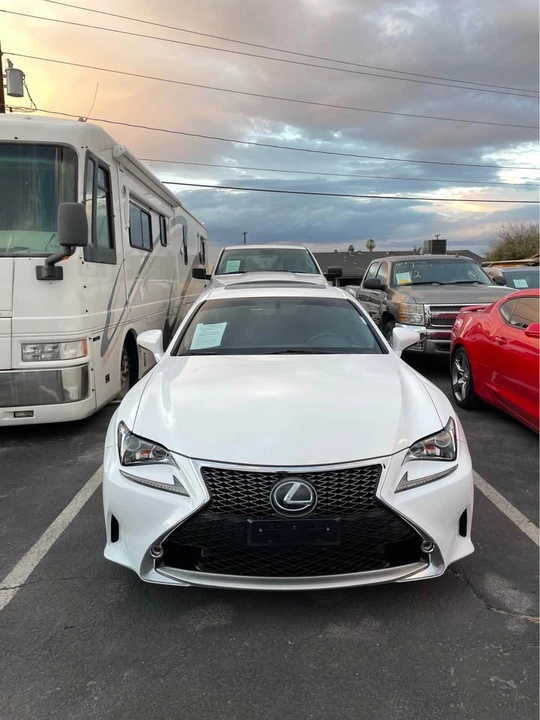 2017 Lexus RC - Image 5 of 8