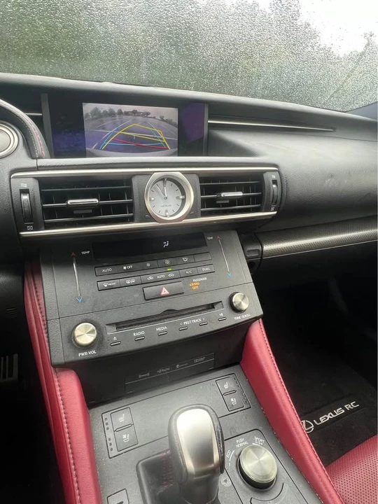2017 Lexus RC F - Image 15 of 20