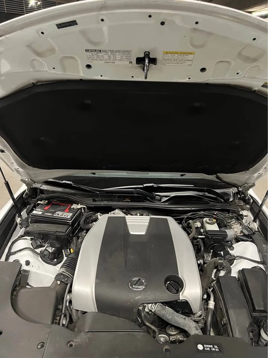 2017 Lexus RC - Image 18 of 20