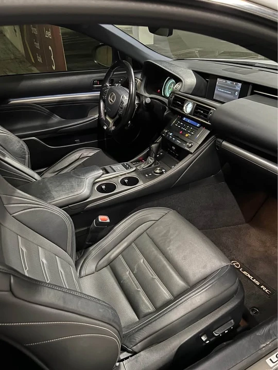 2017 Lexus RC - Image 11 of 20