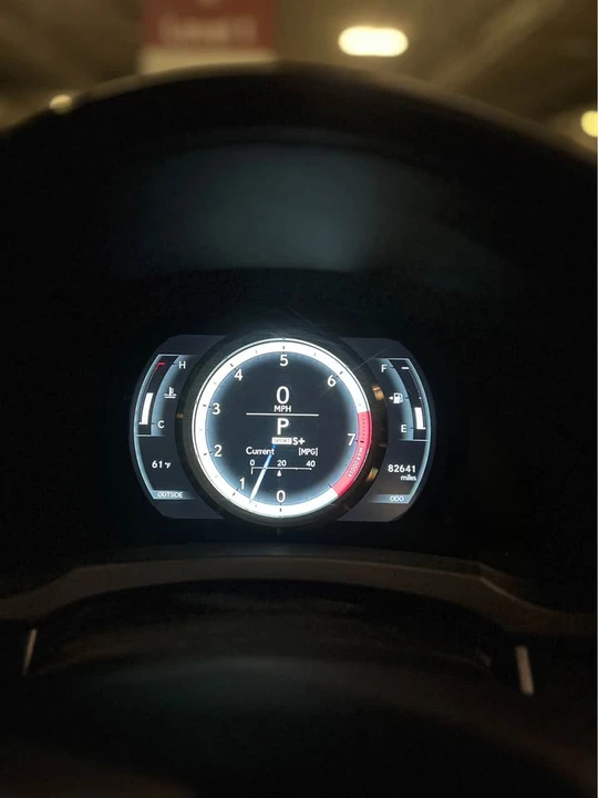 2017 Lexus RC - Image 17 of 20