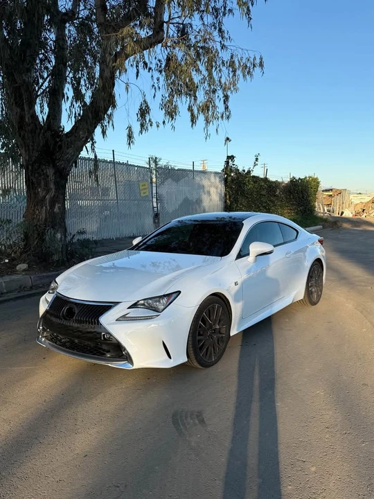 2017 Lexus RC - Image 8 of 11