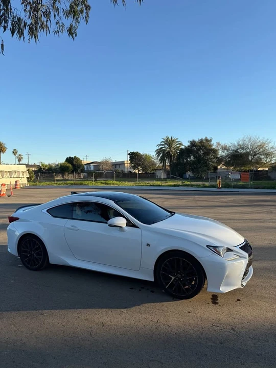2017 Lexus RC - Image 2 of 11