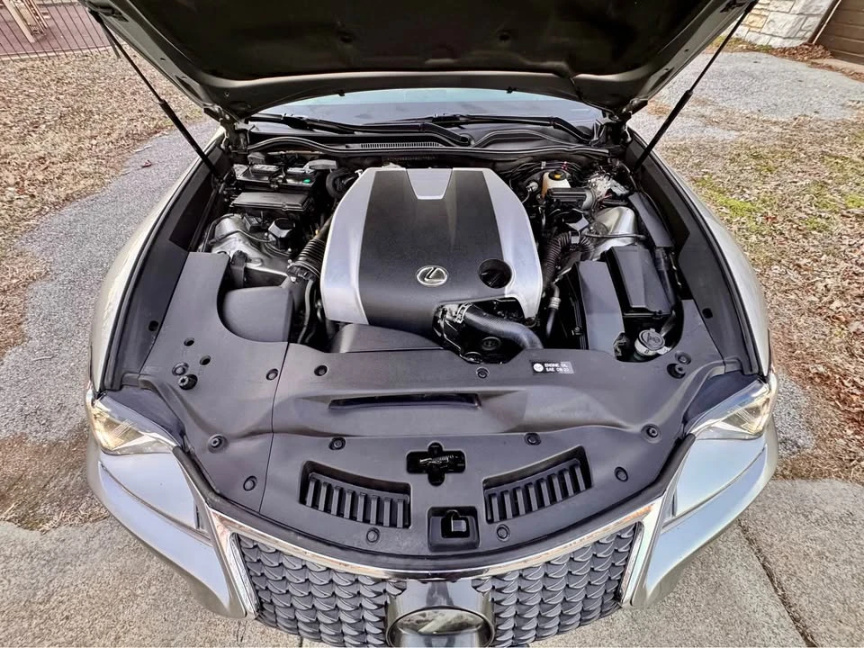 2017 Lexus RC - Image 9 of 20