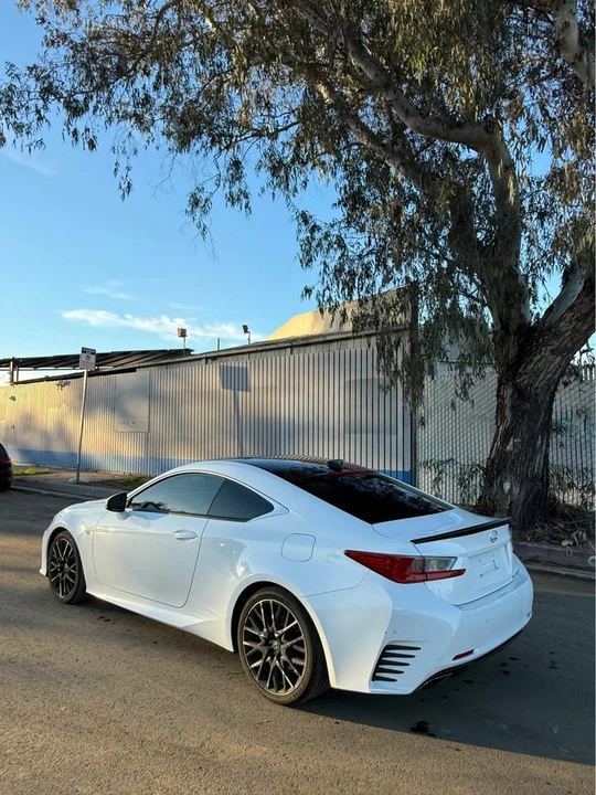2017 Lexus RC - Image 4 of 11
