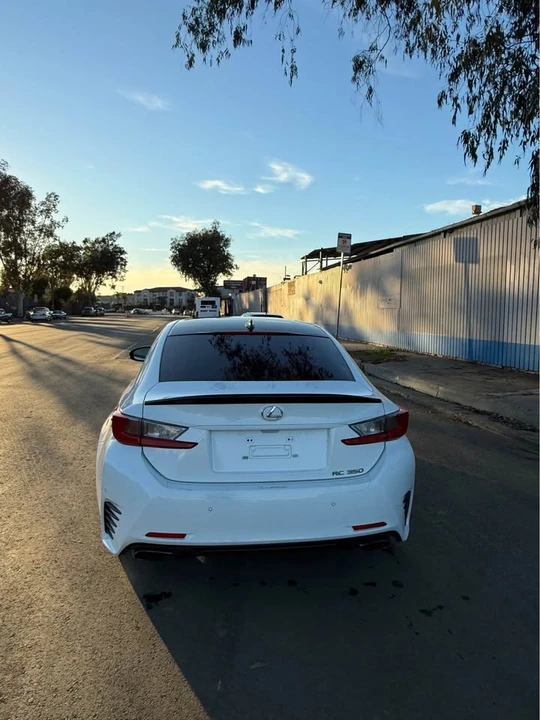 2017 Lexus RC - Image 5 of 11