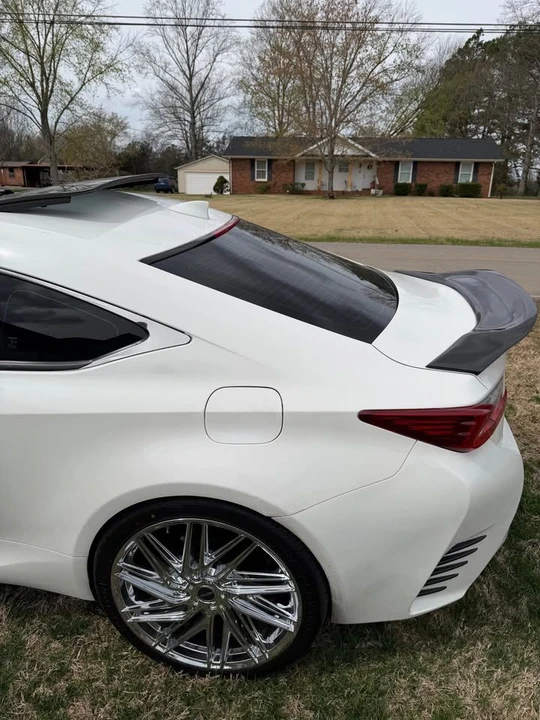 2017 Lexus RC - Image 9 of 15