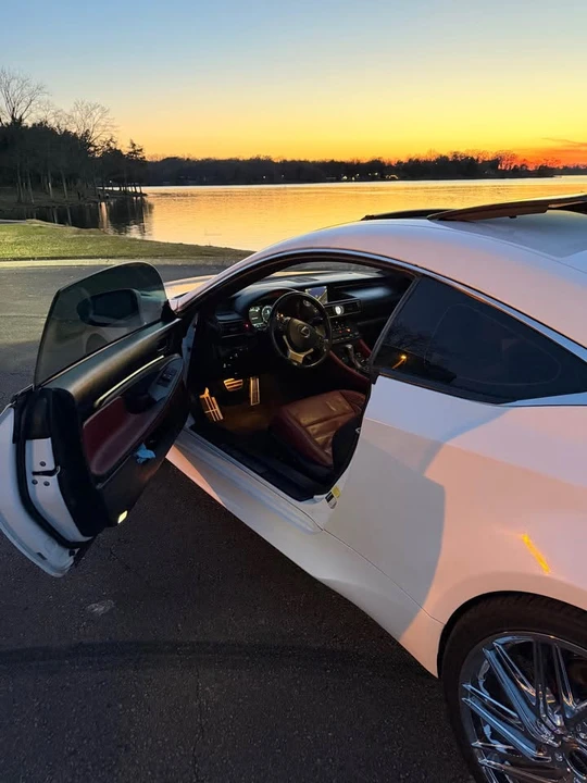 2017 Lexus RC - Image 7 of 15