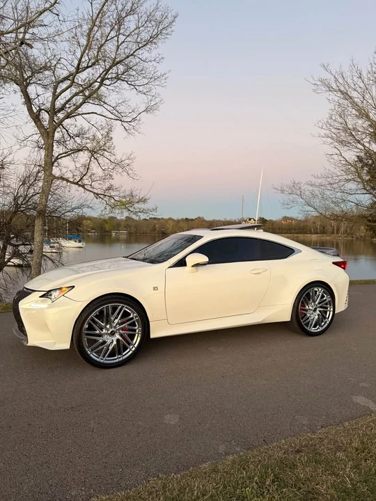 2017 Lexus RC - Image 4 of 17