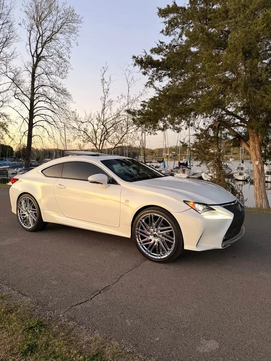 2017 Lexus RC - Image 7 of 17
