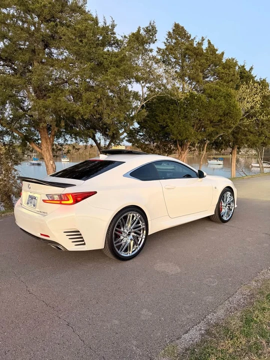 2017 Lexus RC - Image 5 of 17
