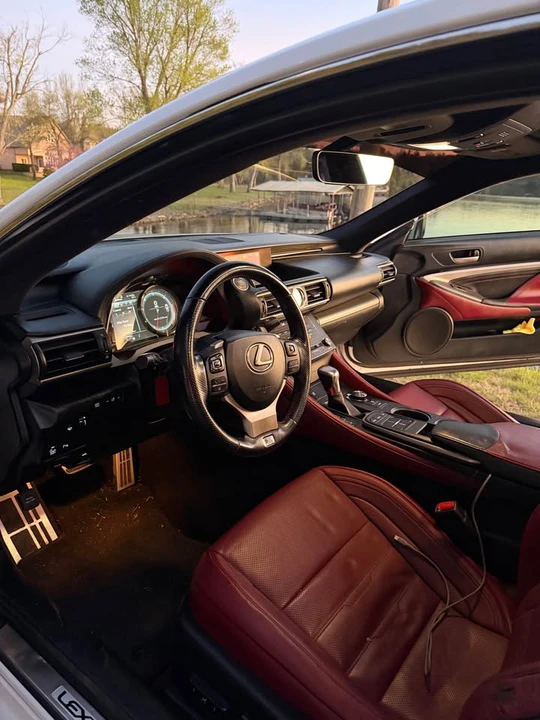 2017 Lexus RC - Image 13 of 17