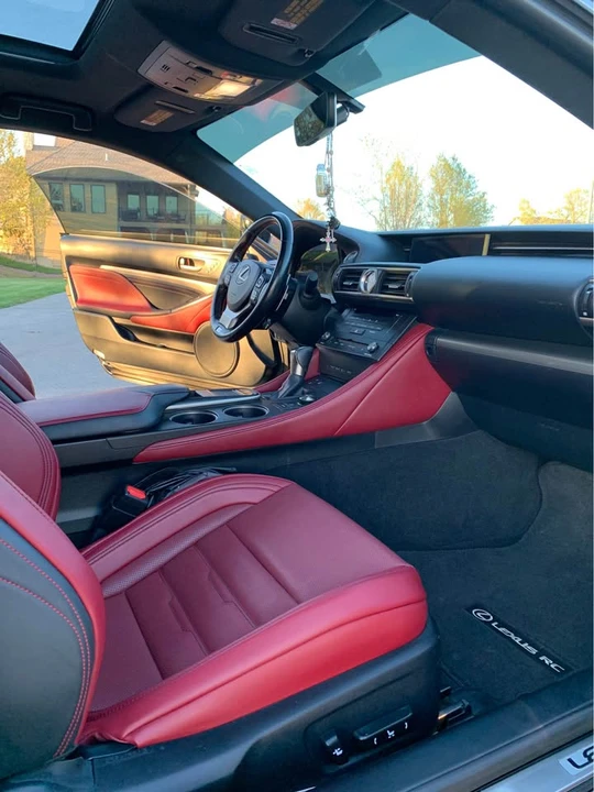 2017 Lexus RC - Image 7 of 10