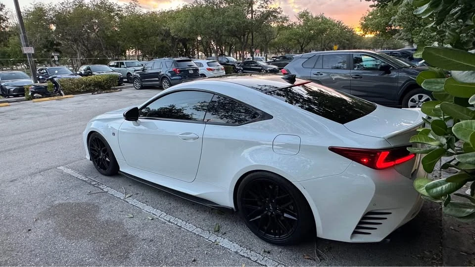 2017 Lexus RC - Image 4 of 7