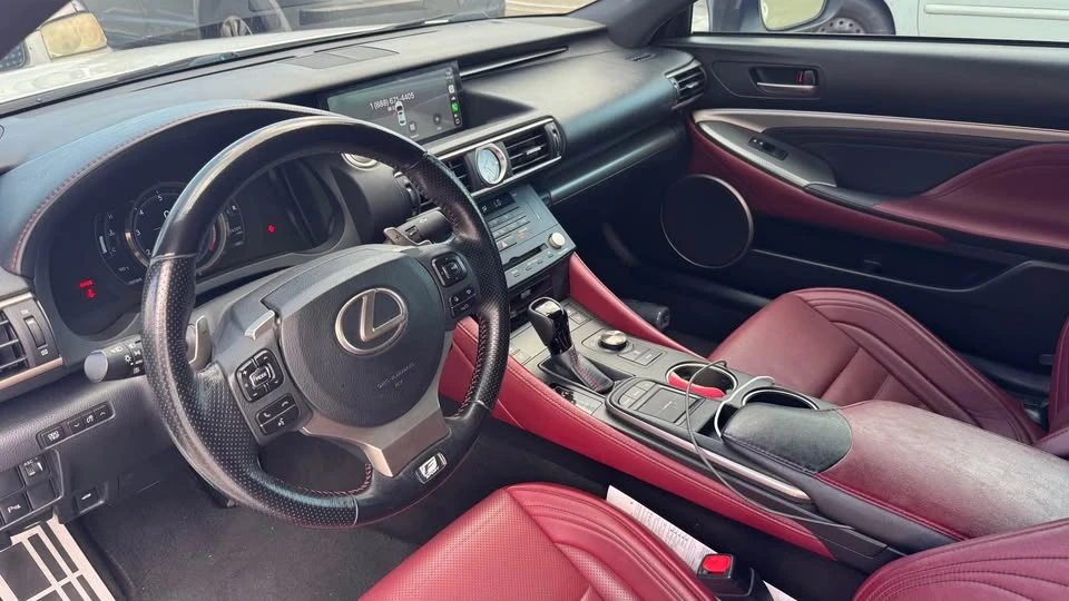 2017 Lexus RC - Image 5 of 7