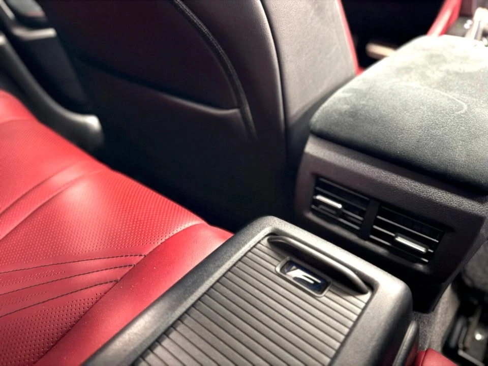2017 Lexus RC F - Image 17 of 20