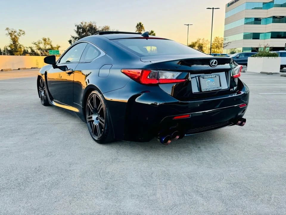 2017 Lexus RC F - Image 11 of 19