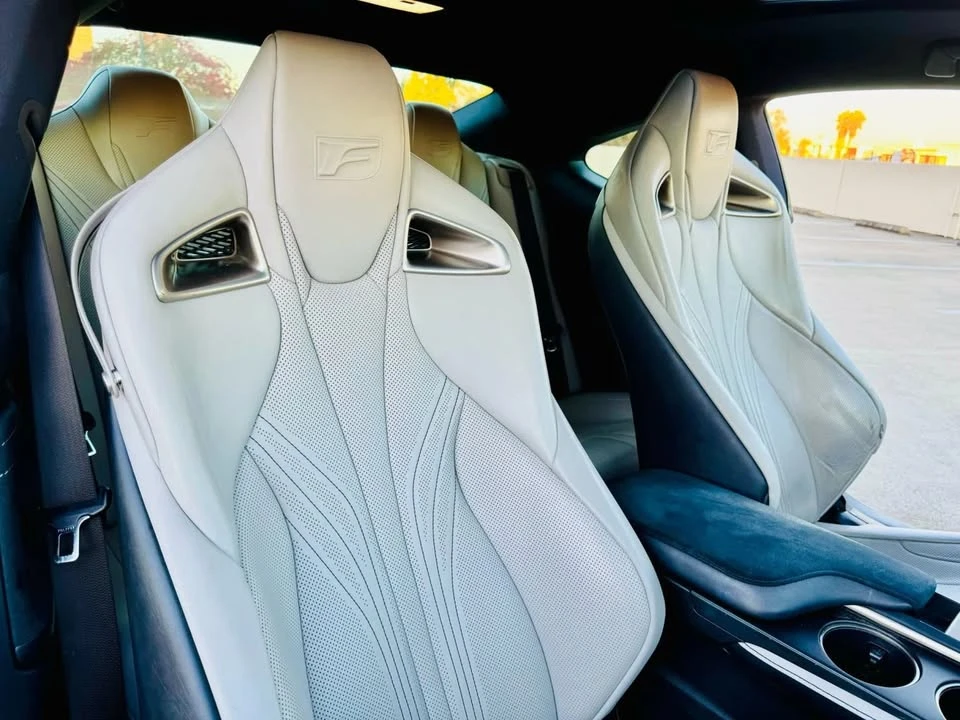 2017 Lexus RC F - Image 18 of 19