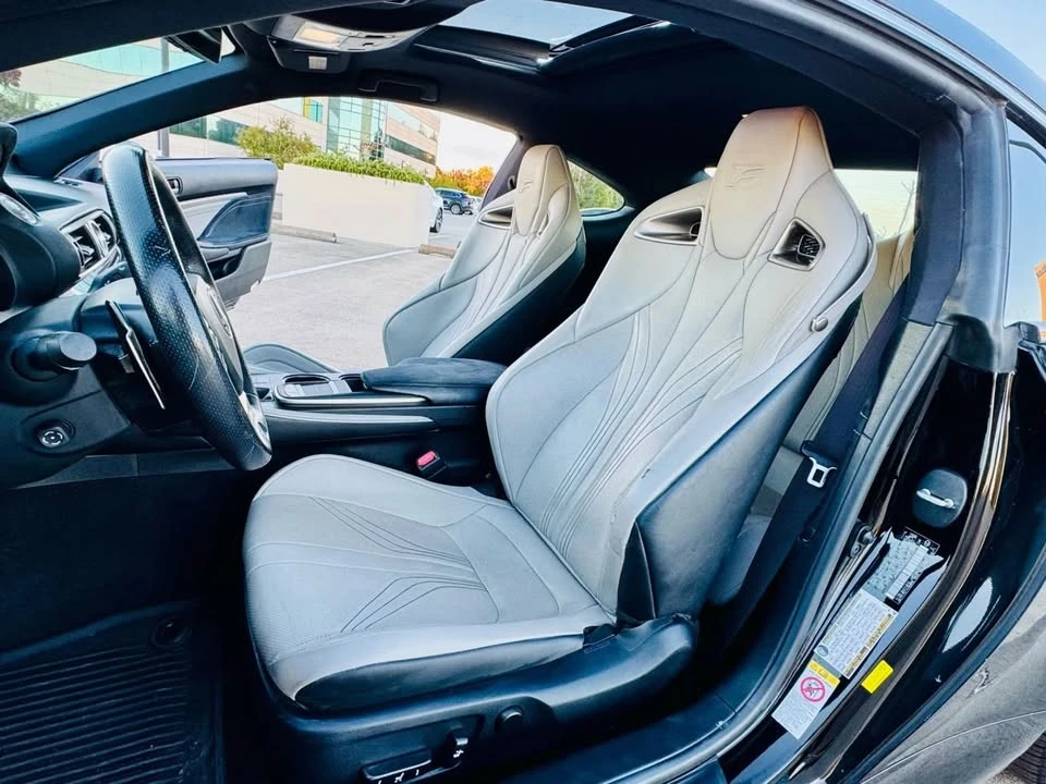 2017 Lexus RC F - Image 16 of 19