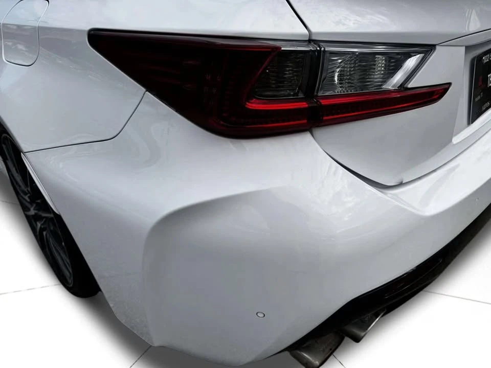 2017 Lexus RC F - Image 15 of 20