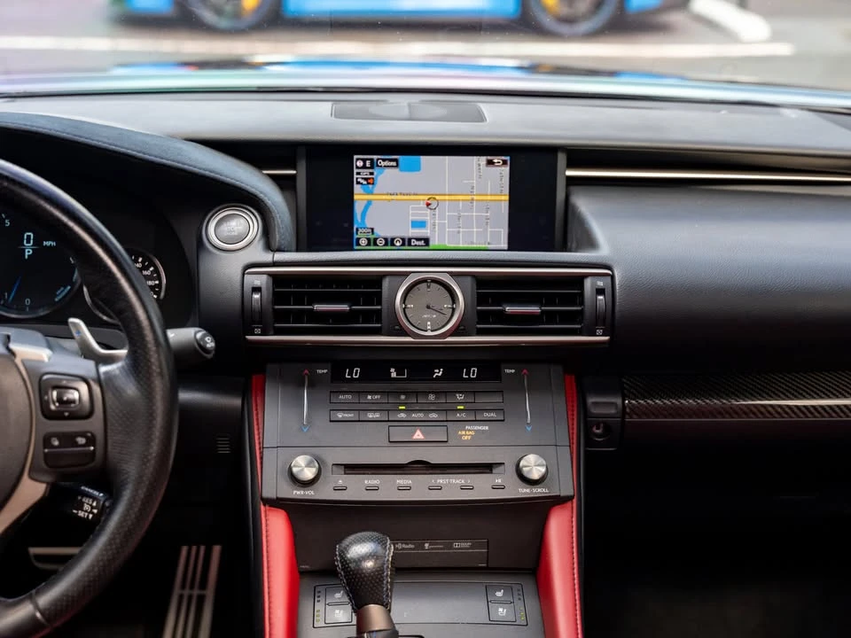2017 Lexus RC F - Image 18 of 20