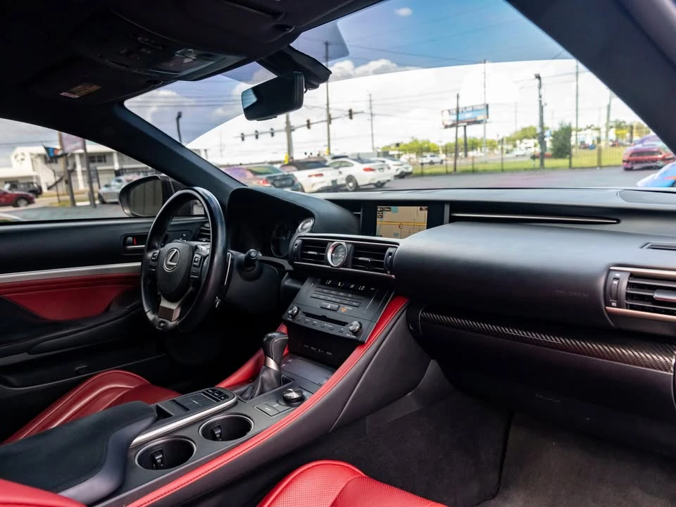 2017 Lexus RC F - Image 11 of 20