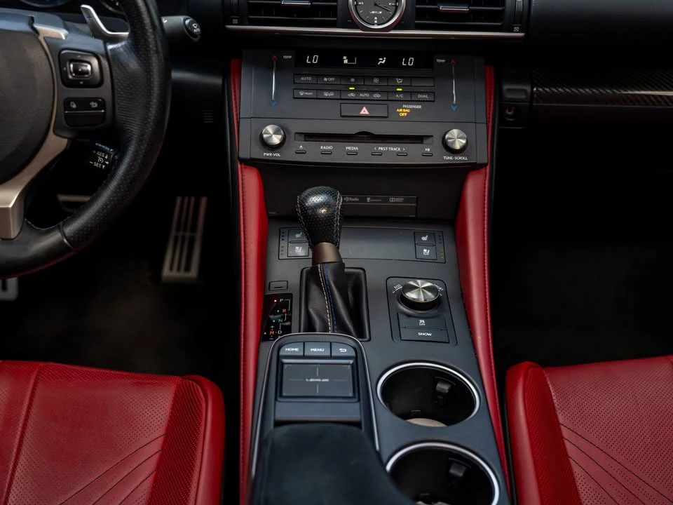 2017 Lexus RC F - Image 17 of 20