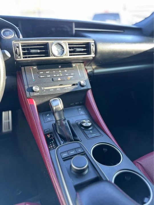 2017 Lexus RC F - Image 10 of 10
