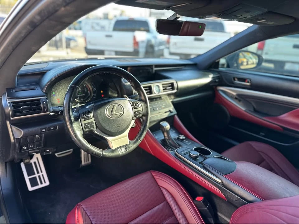 2017 Lexus RC F - Image 7 of 10