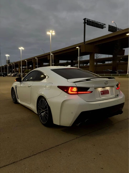 2017 Lexus RC F - Image 3 of 4