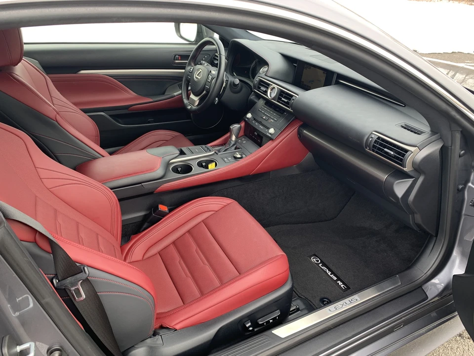 2017 Lexus RC F - Image 16 of 21