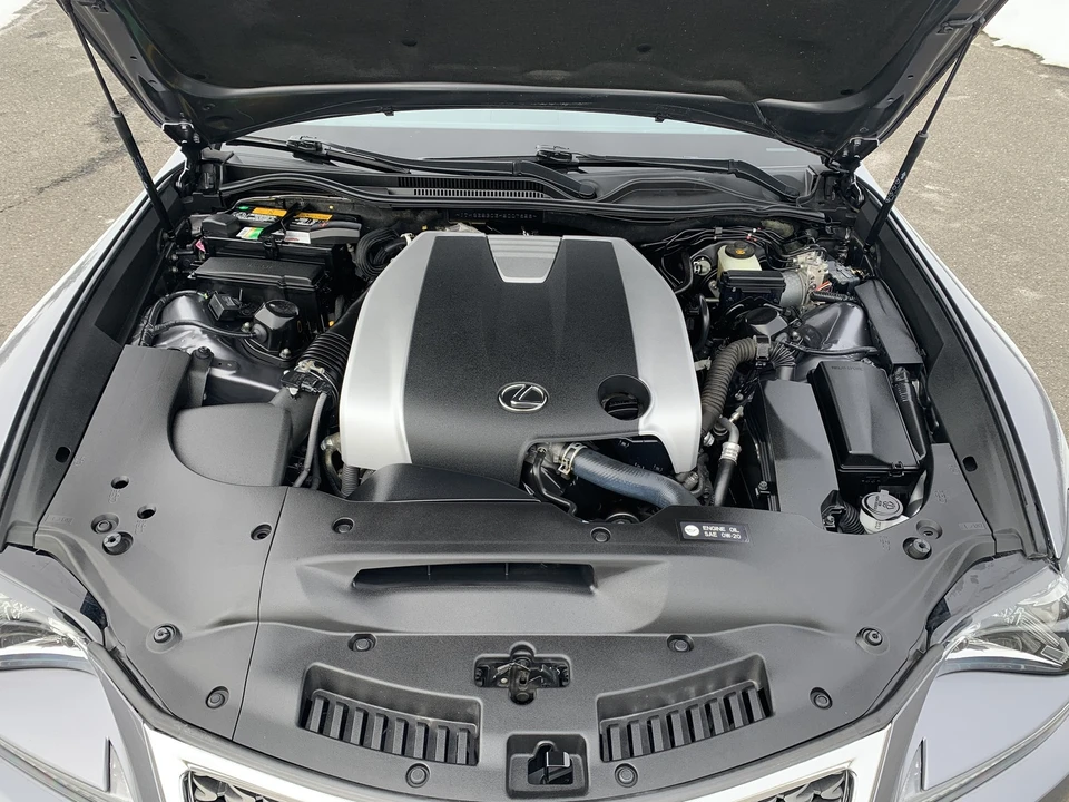 2017 Lexus RC F - Image 10 of 21
