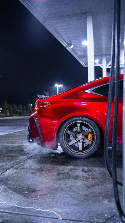 2017 Lexus RC F - Image 11 of 23