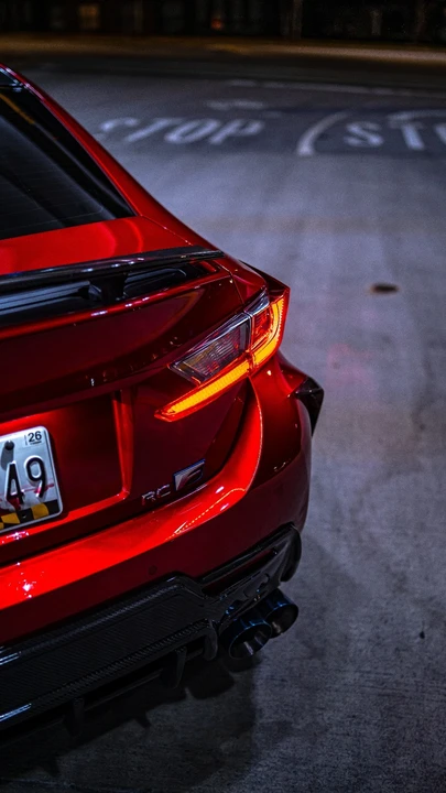 2017 Lexus RC F - Image 4 of 23