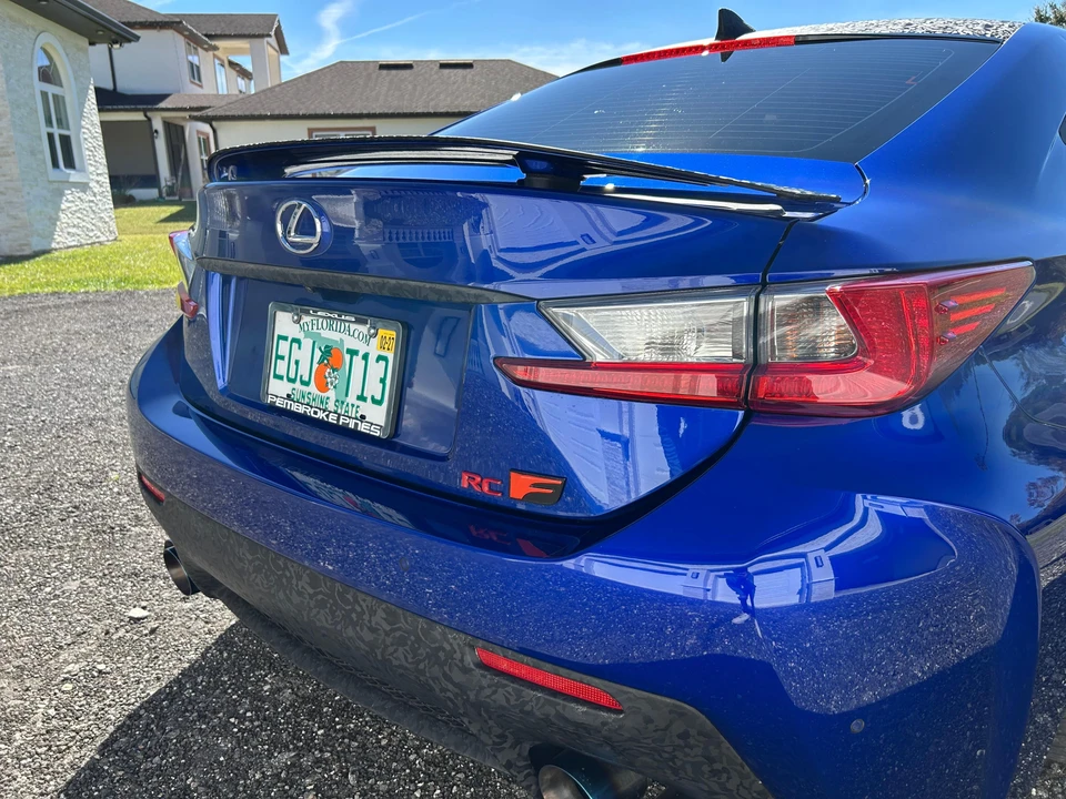 2017 Lexus RC F - Image 25 of 31