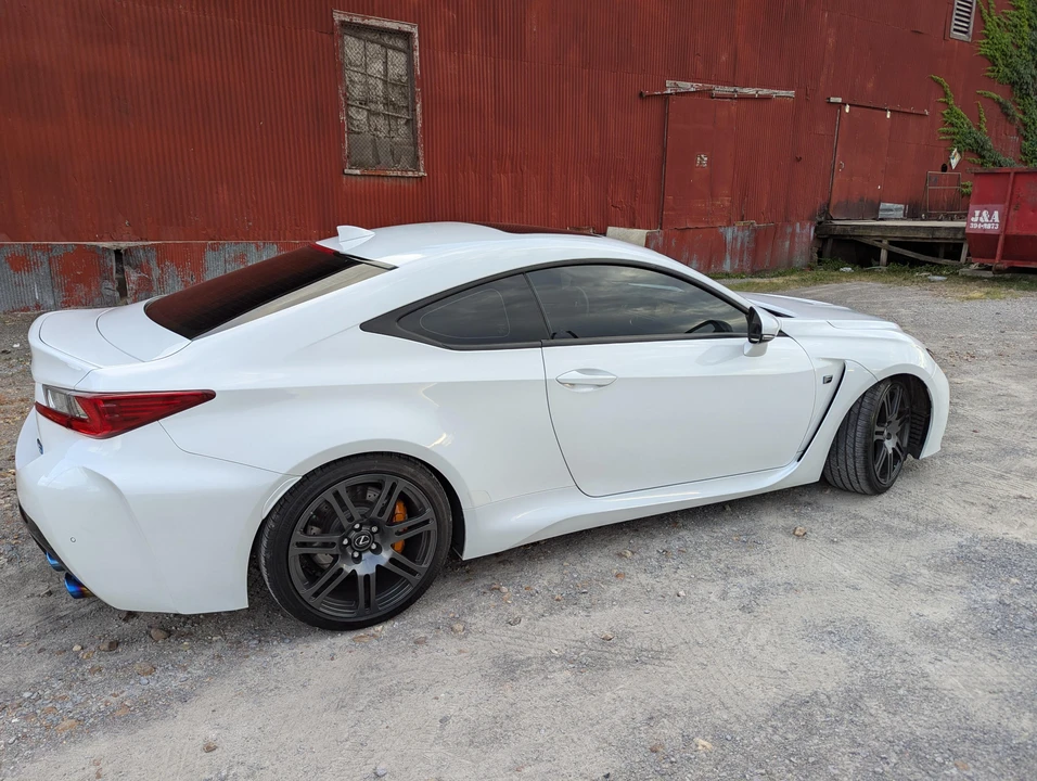 2017 Lexus RC F - Image 26 of 31