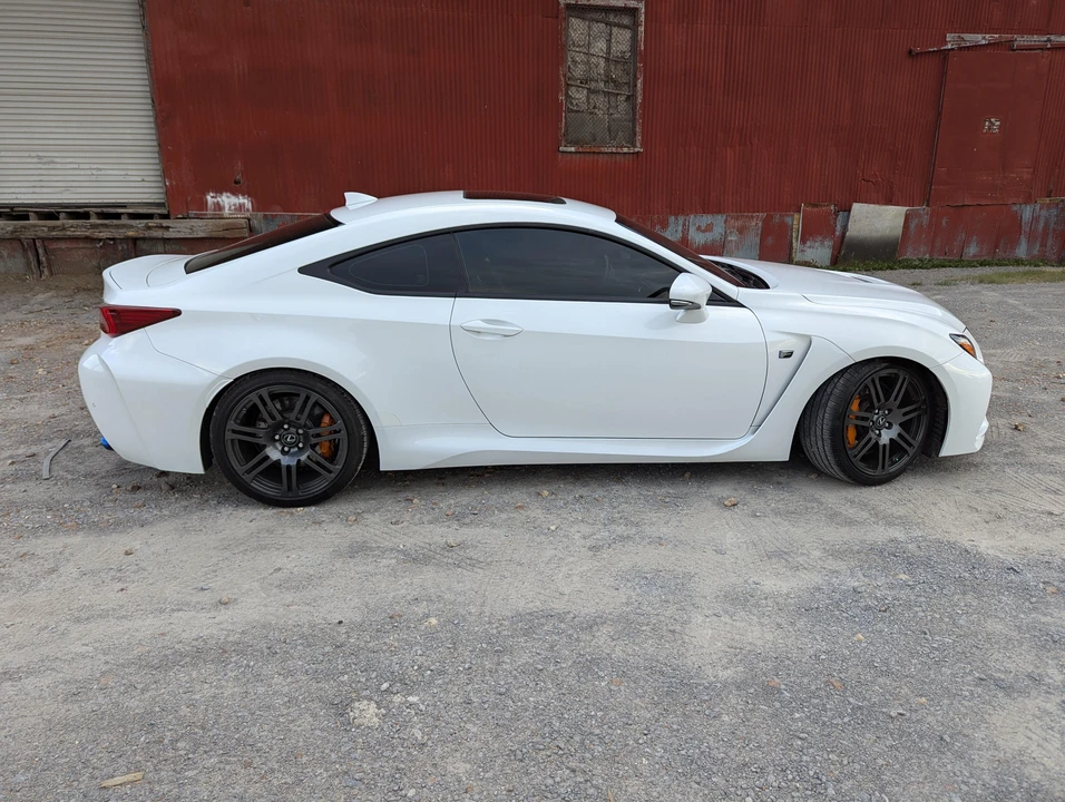 2017 Lexus RC F - Image 27 of 31
