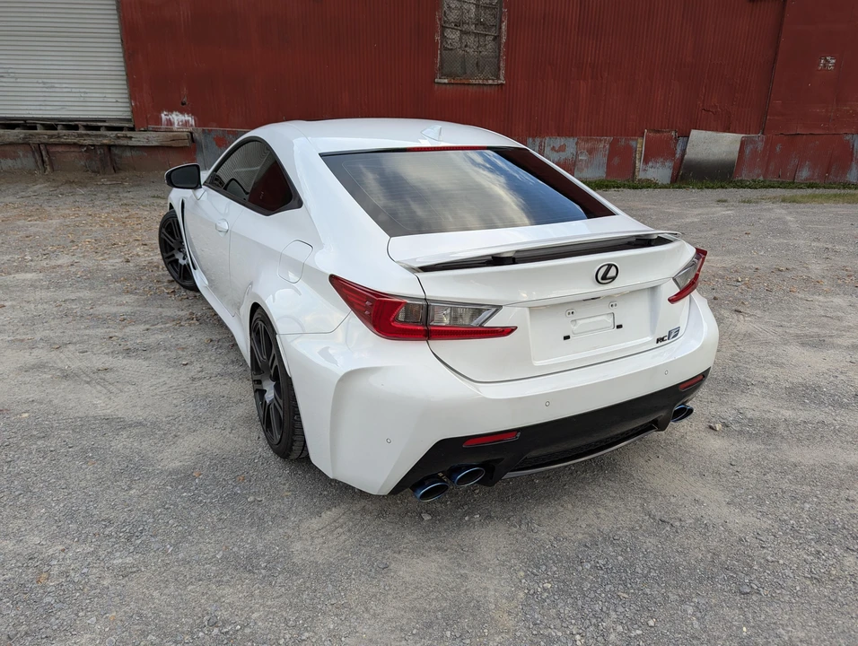 2017 Lexus RC F - Image 17 of 31