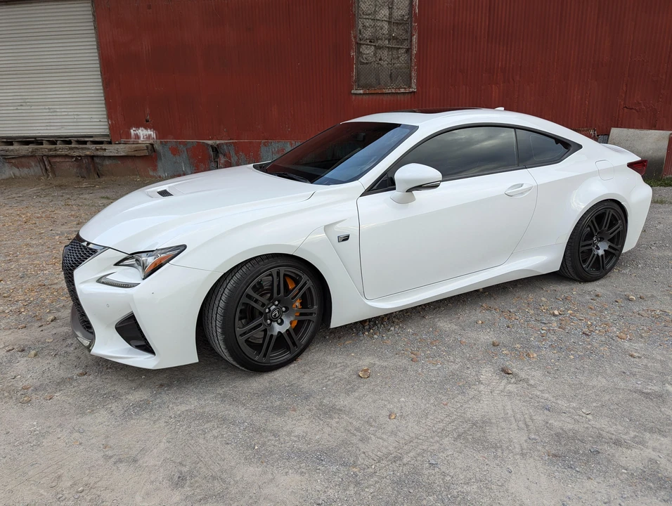 2017 Lexus RC F - Image 11 of 31