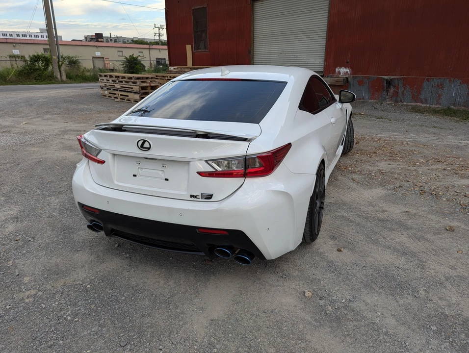 2017 Lexus RC F - Image 21 of 31