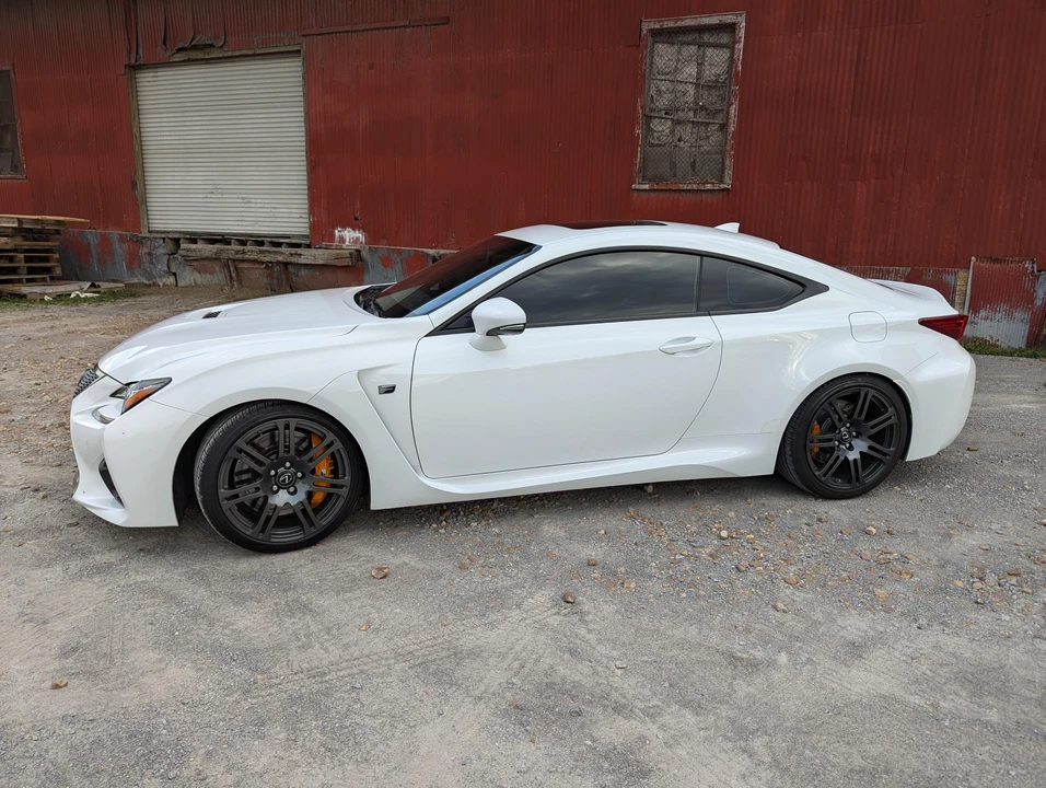 2017 Lexus RC F - Image 12 of 31