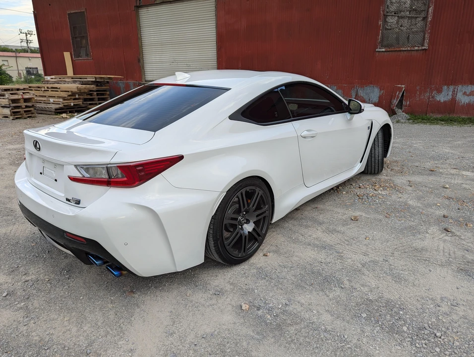 2017 Lexus RC F - Image 24 of 31