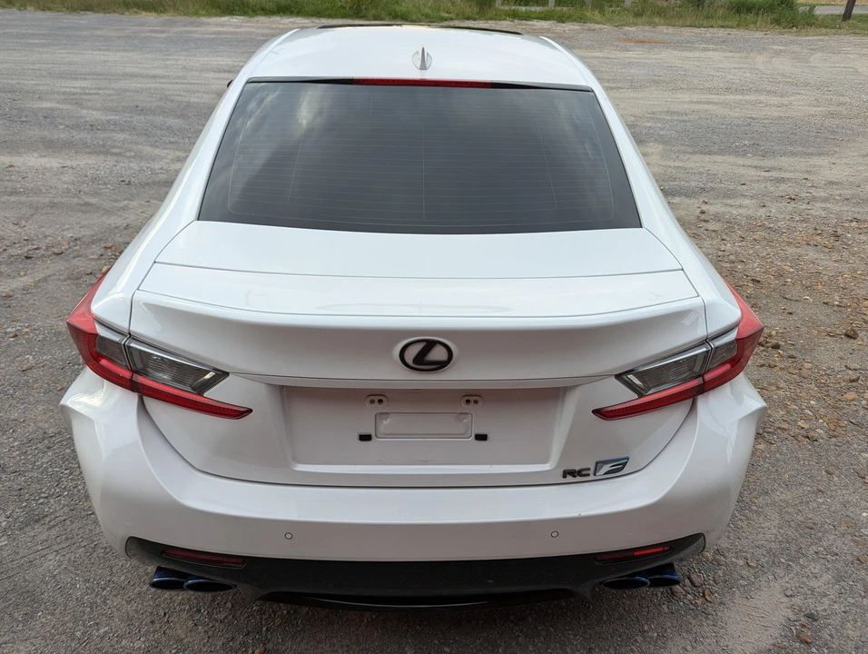 2017 Lexus RC F - Image 19 of 31