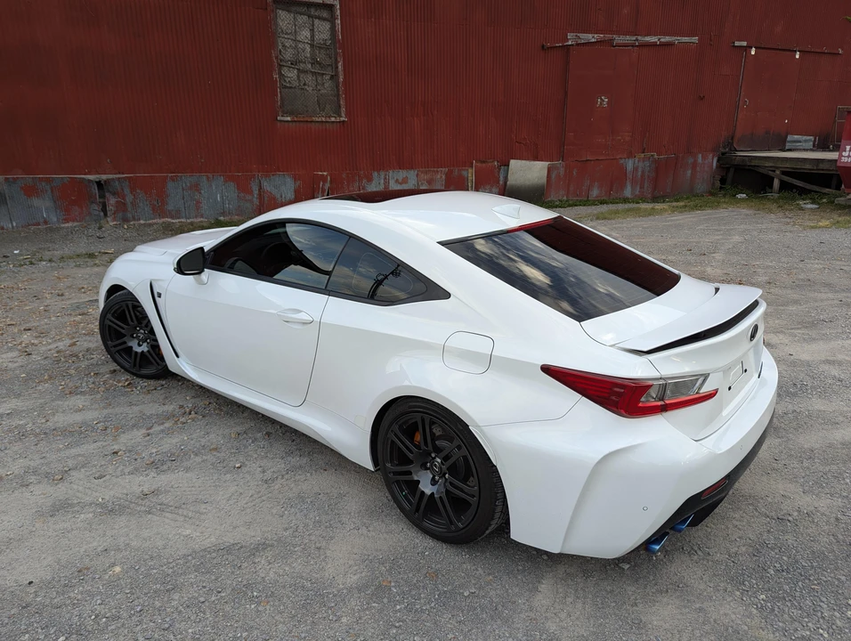 2017 Lexus RC F - Image 15 of 31