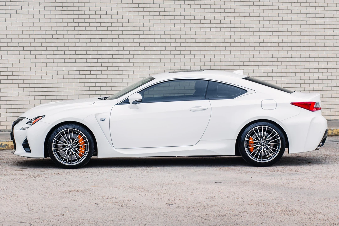 2017 Lexus RC F - Image 4 of 31