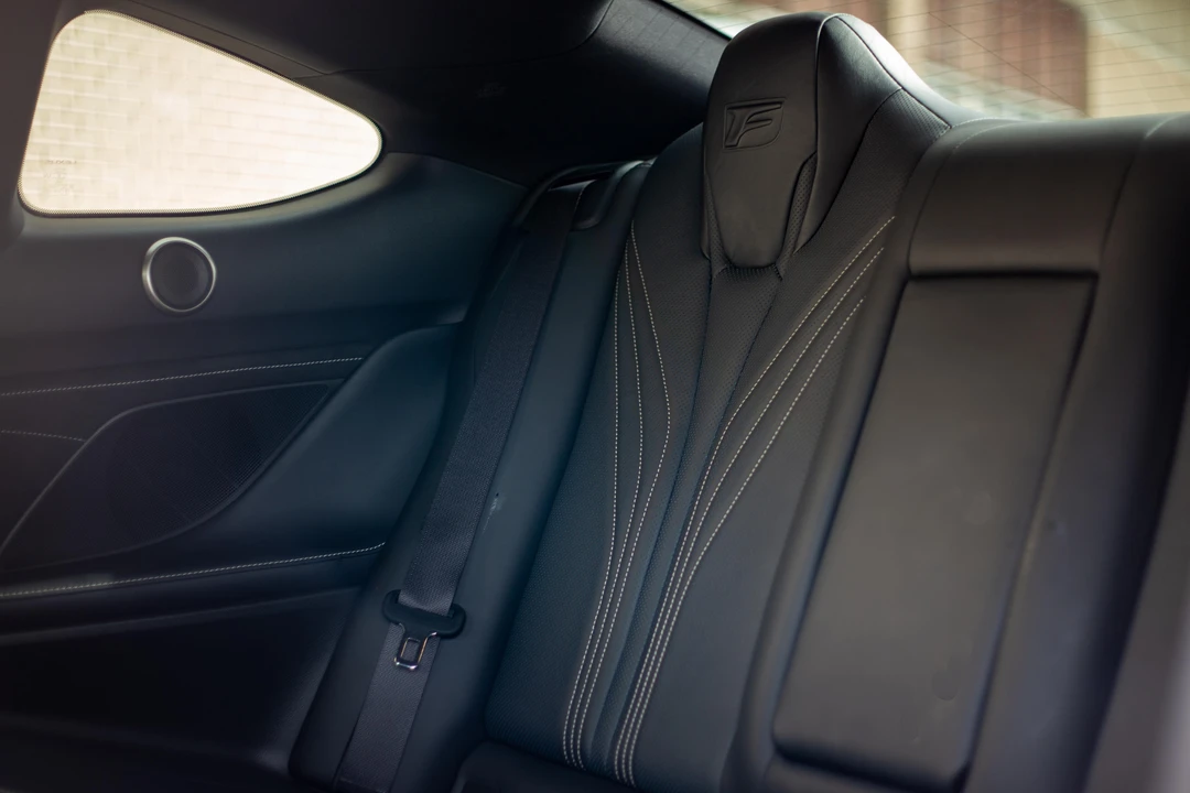 2017 Lexus RC F - Image 25 of 31